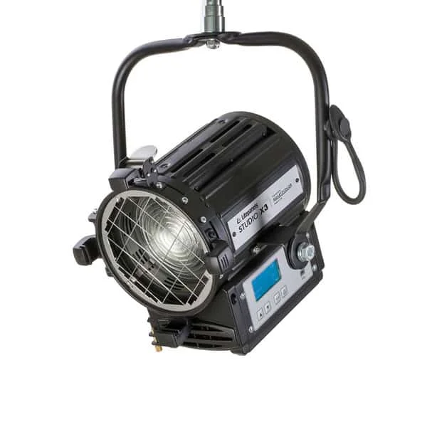 Commander Maintenant Litepanels Studio X3 (Daylight, 100W) – LED Projector (Standard Yoke)